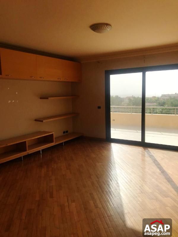 Villa with Pool for Rent in Arabella Villa with Pool for Rent in Arabella