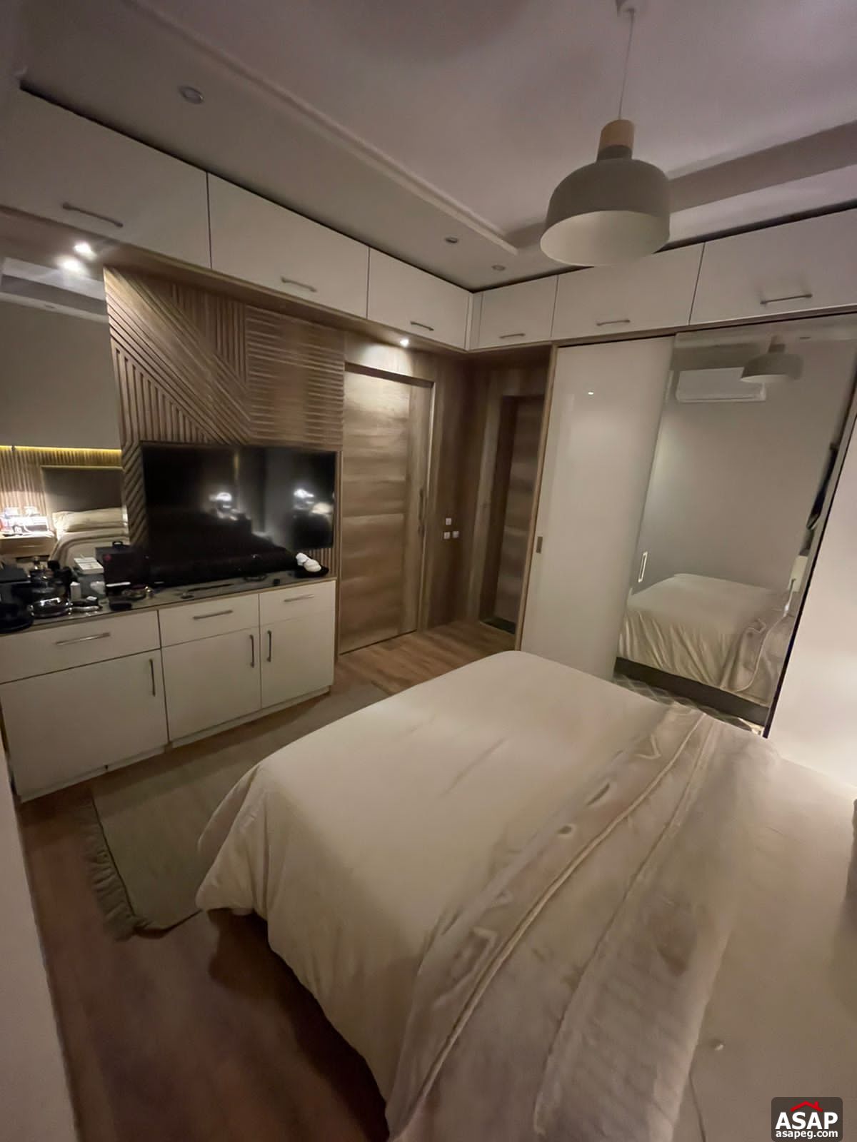 Studio with Garden for Sale in Regent's Park Studio with Garden for Sale in Regent's Park