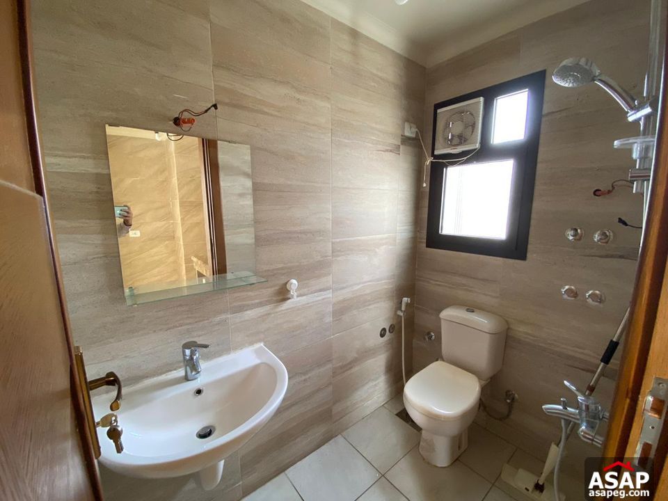 Studio for Rent in Westown Studio for Rent in Westown