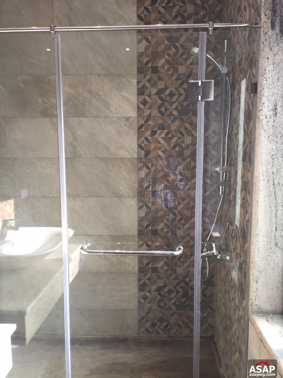 Modern Flat with Pool View for Rent in The WaterWay Modern Flat with Pool View for Rent in The WaterWay