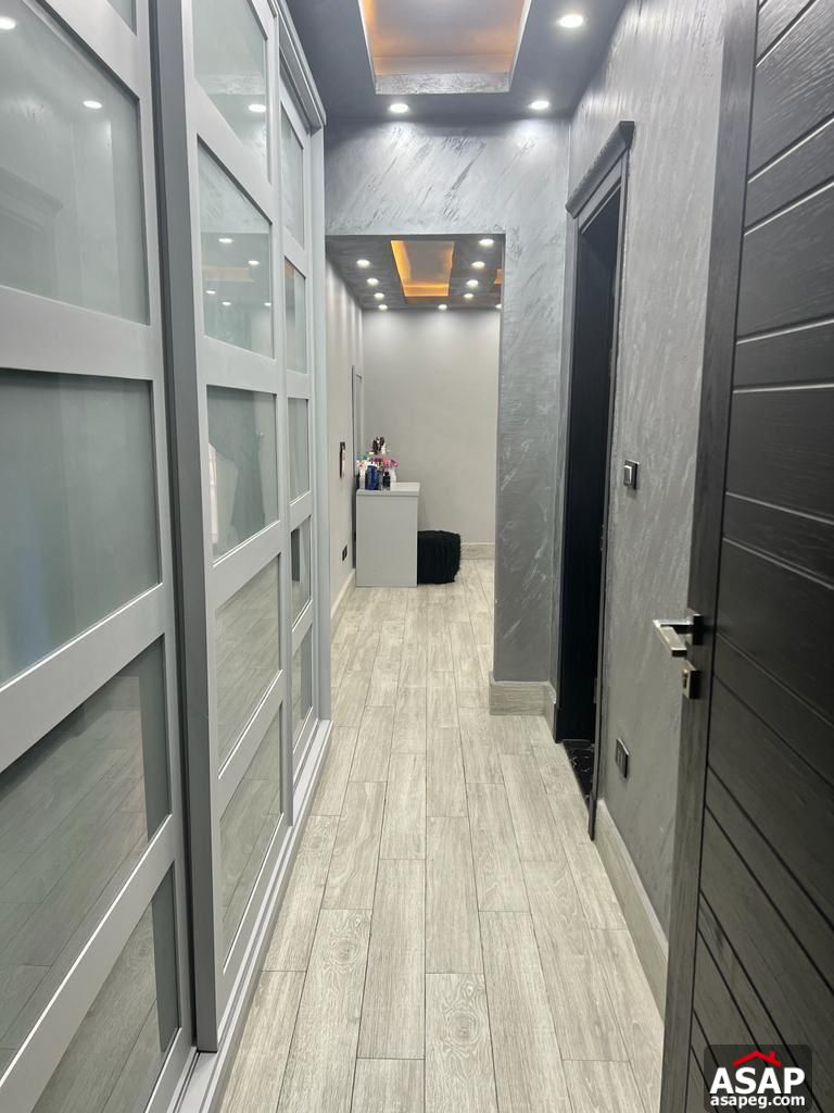 Penthouse with Roof for Sale in Galleria Moon Valley Penthouse with Roof for Sale in Galleria Moon Valley