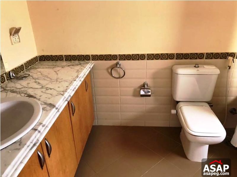 Villa with Swimming Pool for Rent in New Cairo Villa with Swimming Pool for Rent in New Cairo