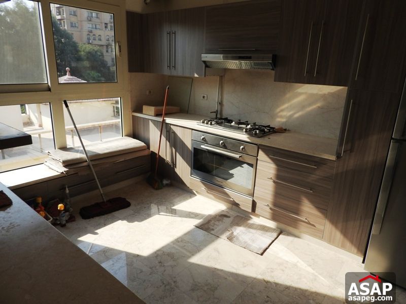 Furnished Penthouse in Royal Gardens Furnished Penthouse in Royal Gardens