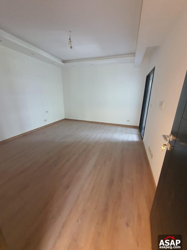 Semi Furnished Apartment for Rent in The WaterWay Semi Furnished Apartment for Rent in The WaterWay