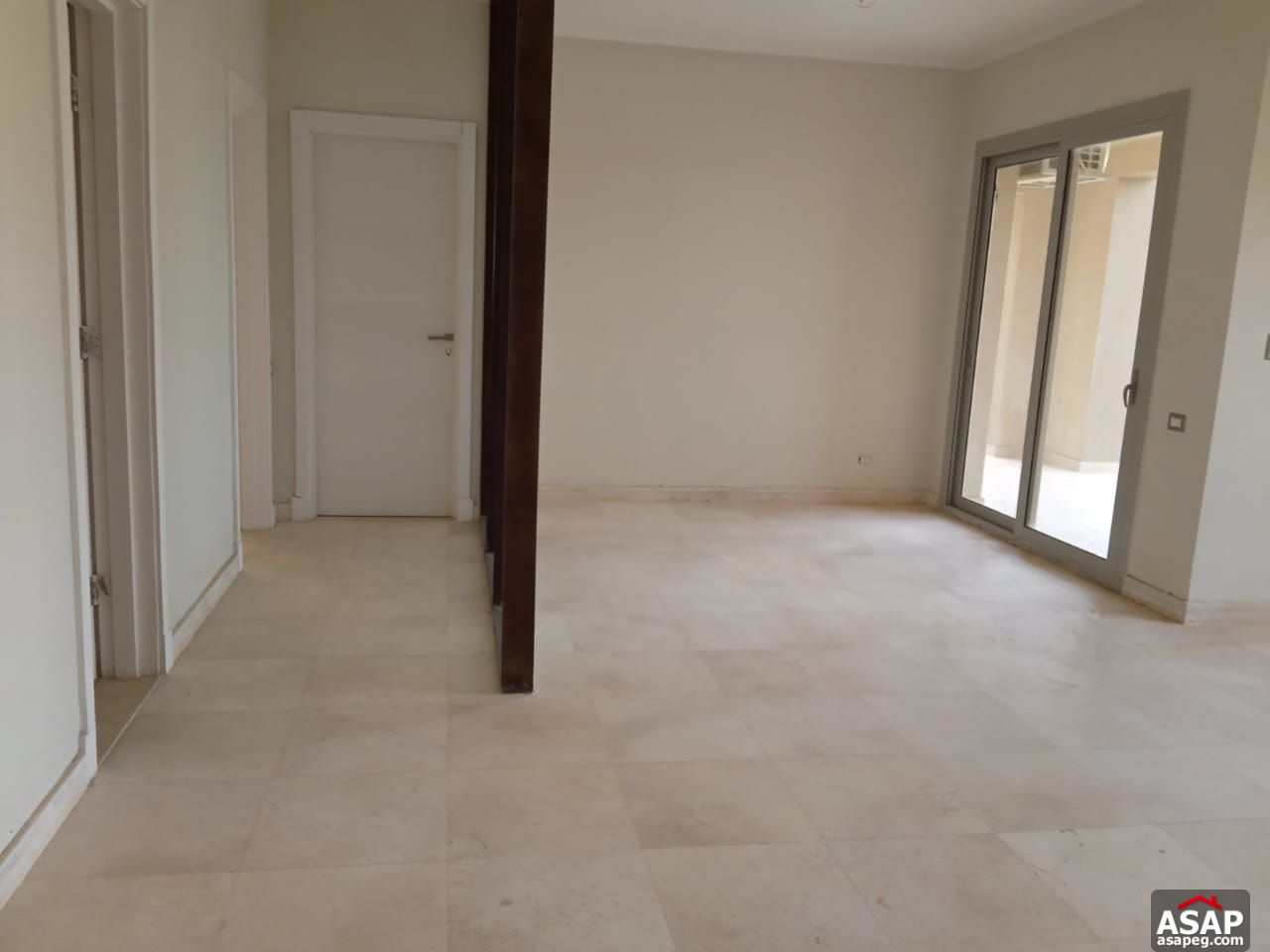 Ground Floor for Rent in Village Gate