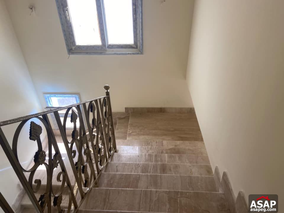 Town House for Rent in Les Rois Town House for Rent in Les Rois