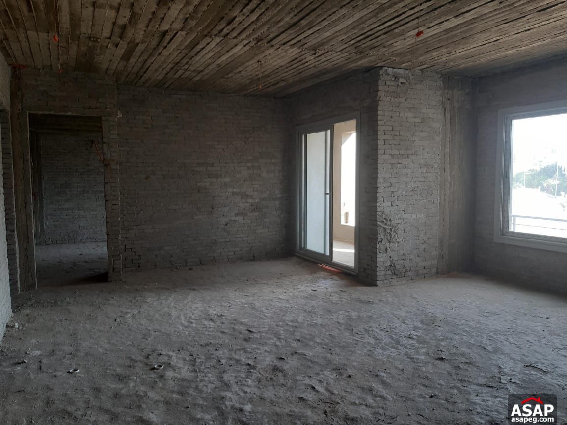 Apartment for Sale in Village Gate