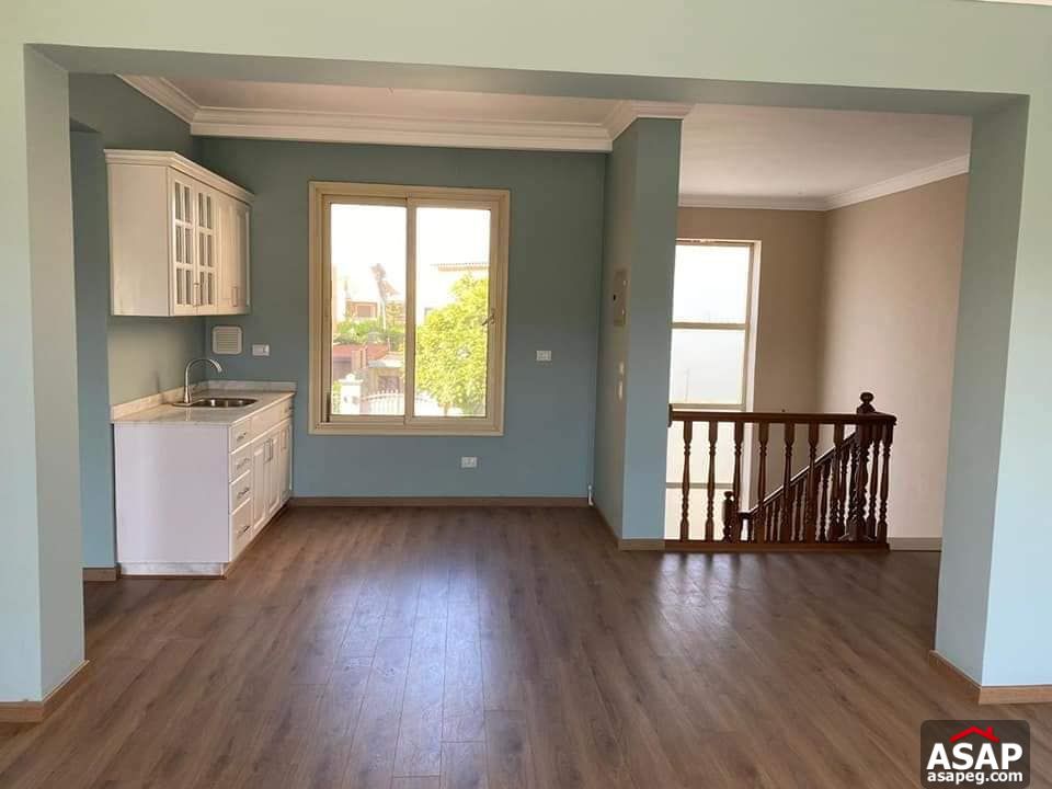 Stand Alone Villa with Big Garden for Rent in the Villa Compound