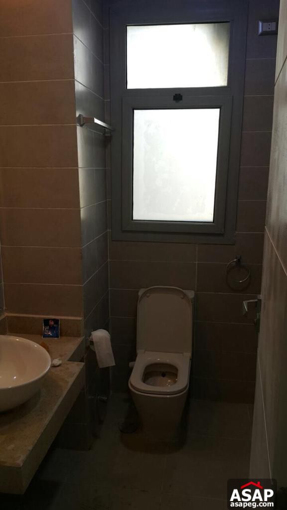 Studio with Garden for Sale in Village Gate Studio with Garden for Sale in Village Gate