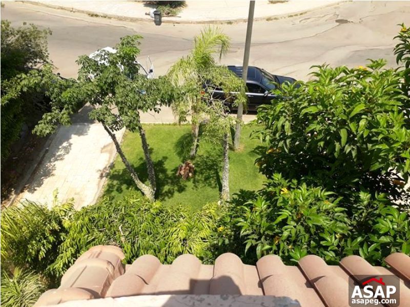 Villa with Pool for Rent in West Golf Villa with Pool for Rent in West Golf