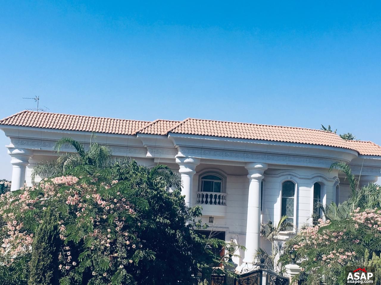 Stand alone villa for sale in Katameya Heights New Cairo