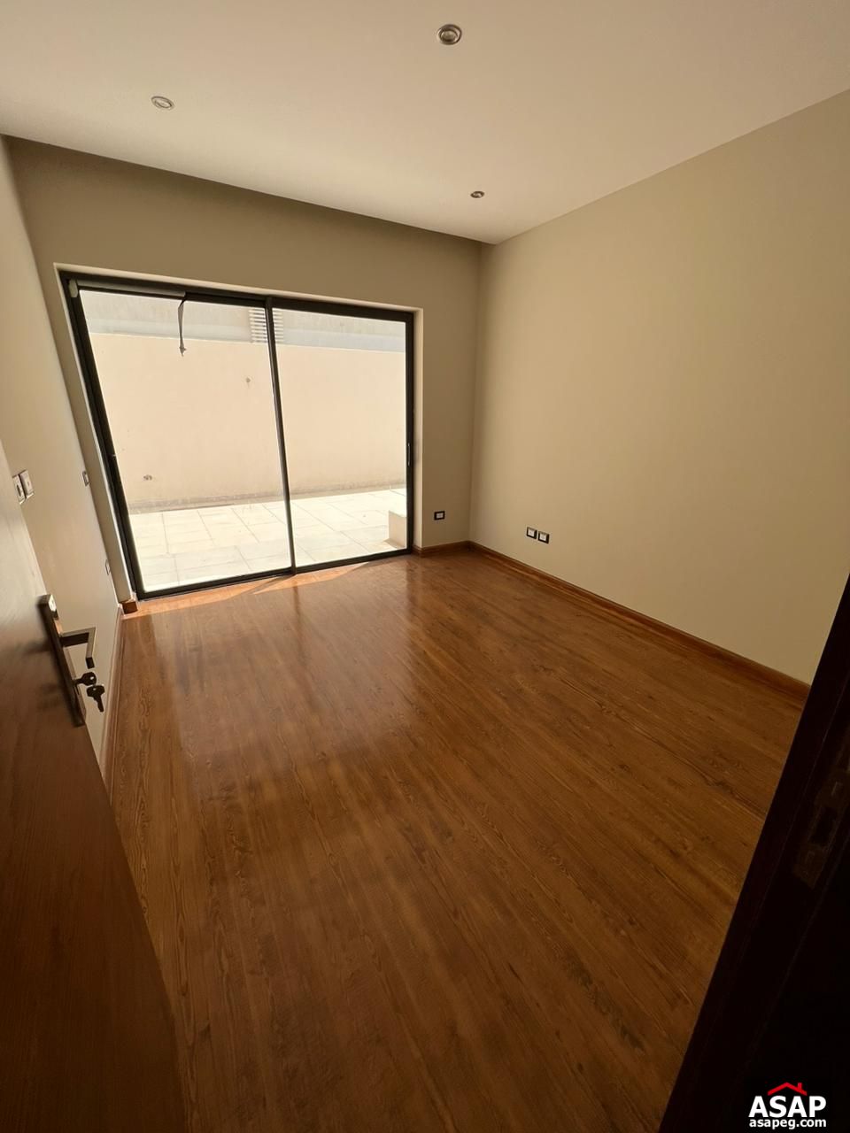 Ground Floor with Pool in Lake View Residence Ground Floor with Pool in Lake View Residence