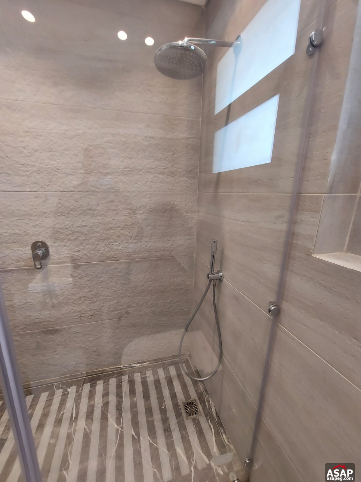 Triplex with Roof for Rent in Eastown Sodic Triplex with Roof for Rent in Eastown Sodic