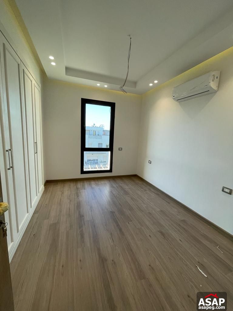 Triplex for Rent in Eastown Compound Triplex for Rent in Eastown Compound