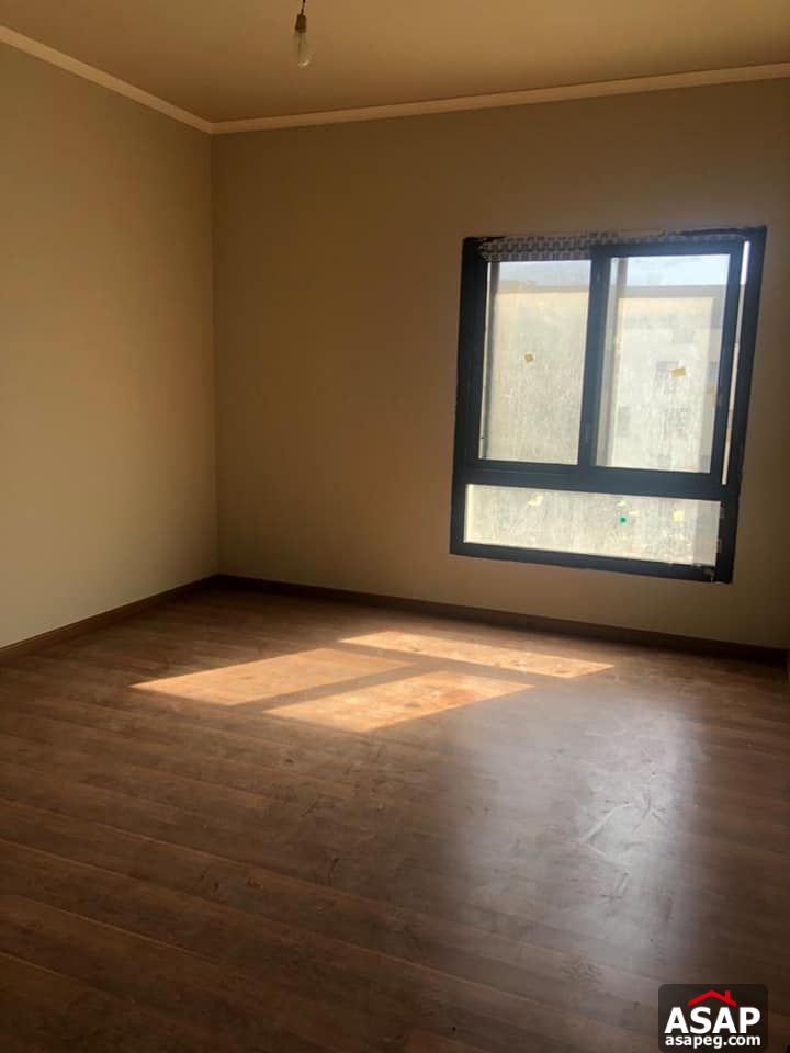 Apartment with Terrace for Rent in Eastown Apartment with Terrace for Rent in Eastown