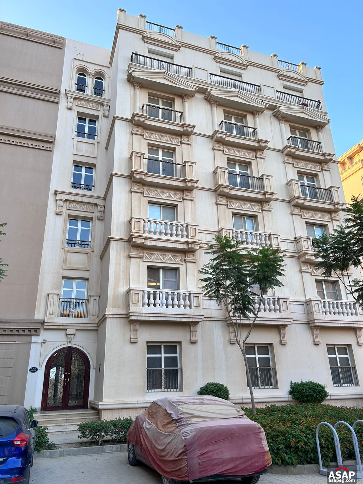 Apartment for Sale in Hyde Park Compound Apartment for Sale in Hyde Park Compound